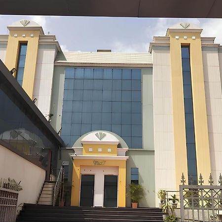 Club 7 Resort And Banquets Bareilly Ngoại thất bức ảnh