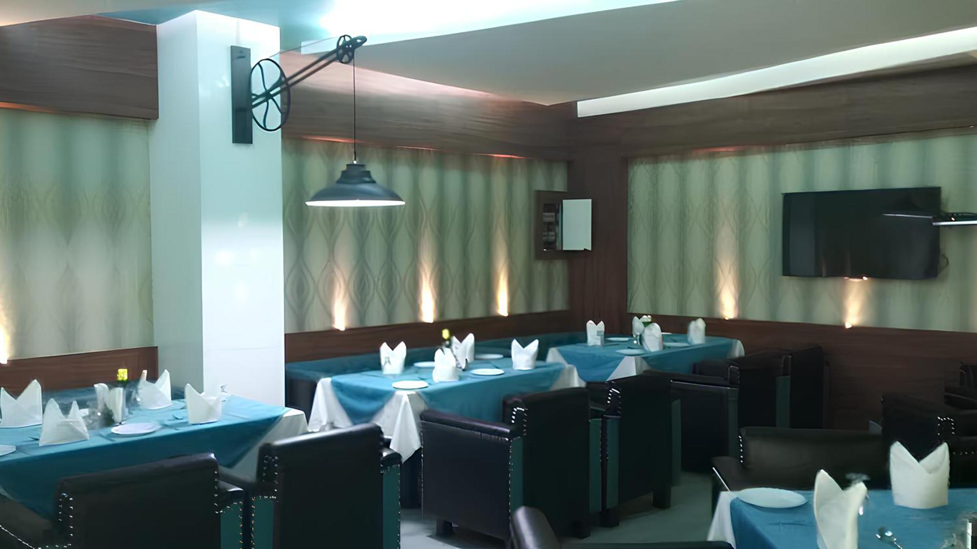 Club 7 Resort And Banquets Bareilly Ngoại thất bức ảnh