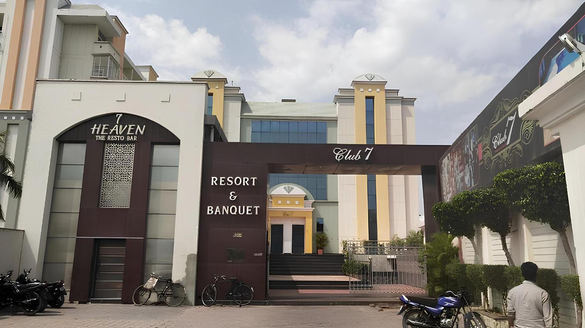 Club 7 Resort And Banquets Bareilly Ngoại thất bức ảnh