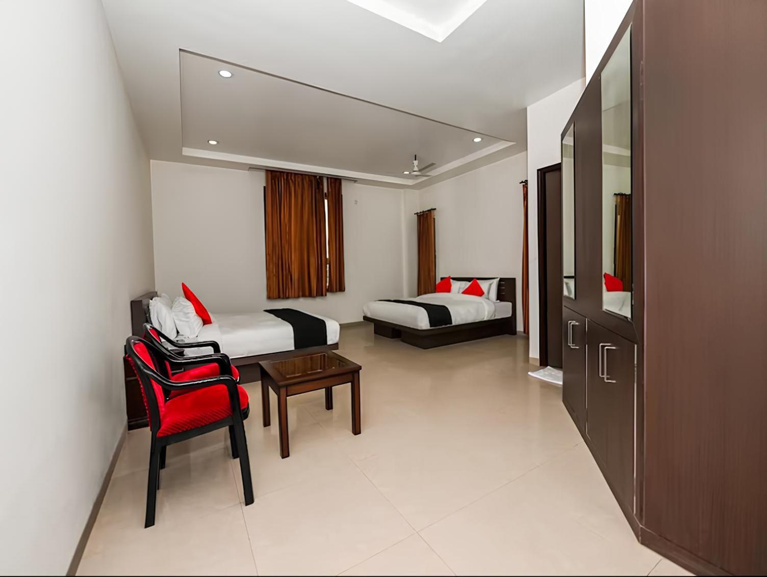 Club 7 Resort And Banquets Bareilly Ngoại thất bức ảnh