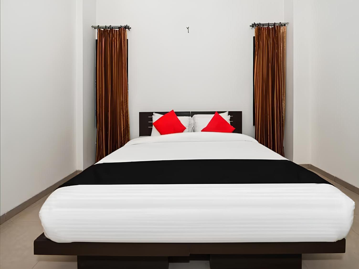 Club 7 Resort And Banquets Bareilly Ngoại thất bức ảnh